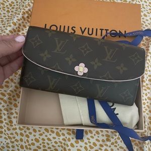 COPY - Authentic Louis Vuitton emilie wallet